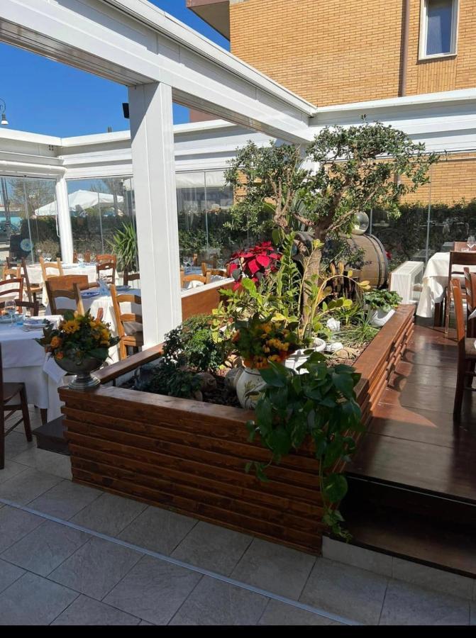 Villa Pisola Fiumicino Airport - Seafront Exterior foto
