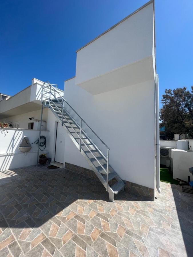 Villa Pisola Fiumicino Airport - Seafront Exterior foto